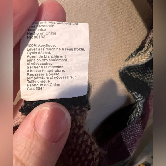 Unbranded scarf, red, black, tan plaid pattern - Picture 5 of 5